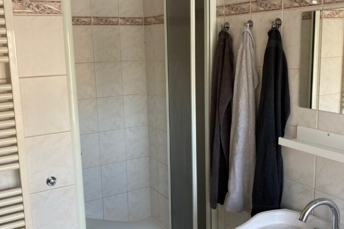 Kaiserhof Ferienwohnungen Westerwald - Appartement AMSTERDAM - Bad / Dusche