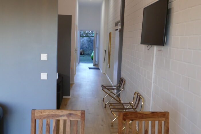 Kaiserhof Ferienwohnungen Westerwald - Appartement VENEDIG - Blick zum Eingang