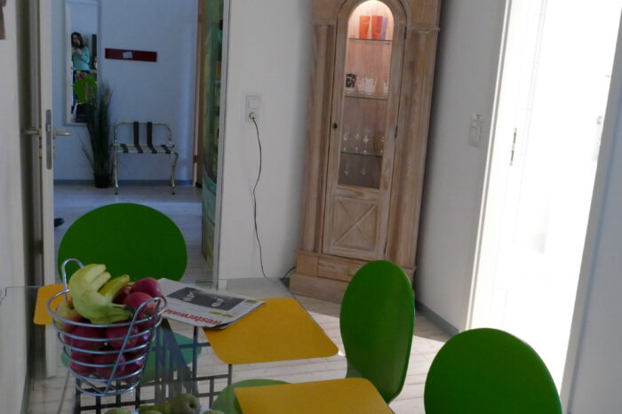 Kaiserhof Ferienwohnungen Westerwald - Appartement PARIS - Esstisch